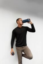 ZULU Base 24oz Stainless Steel Water Bottle with 3 Lids- Straw, Chug, Twist | Double Walled and Vacuum Insulated Metal Thermos | Fits Car Cupholder, Built in Carry Loop, Dishwasher Safe, Navy - Image 3