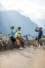 CamelBak Podium Chill Bike Insulated Squeeze Water Bottle Lime/Blue Stripe, 24oz - Image 3