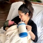 momjug Hydration Water Bottle for Moms 50oz (With Indicator, White) - Image 6