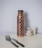 950ml Pure Copper Water Bottle – Honeycomb Design, Antique Black Finish – Ayurvedic Health Benefits, Leak-Proof, Eco-Friendly - Image 3